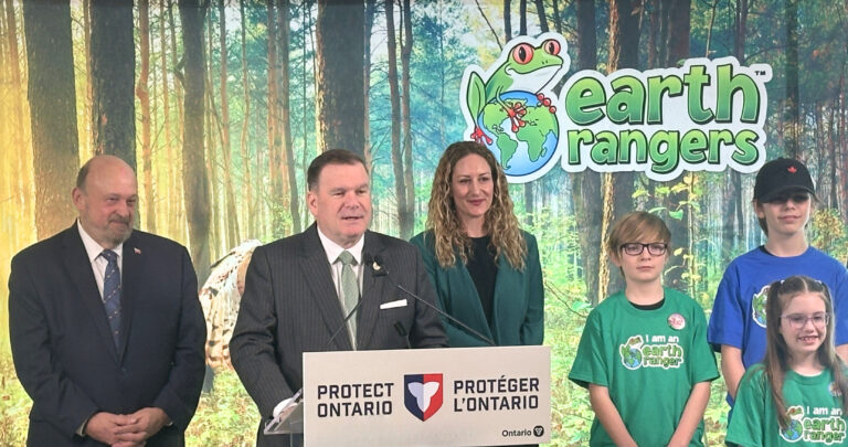 Éco Héros reçoit un apport financier du Programme de conservation des espèces de l’Ontario afin de mobiliser l’action des jeunes pour les espèces en péril 